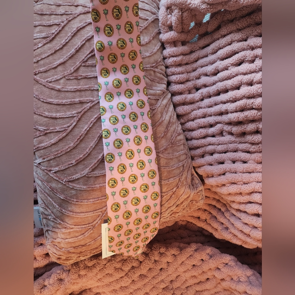Pink Patterned Tie - Picture 2 of 6